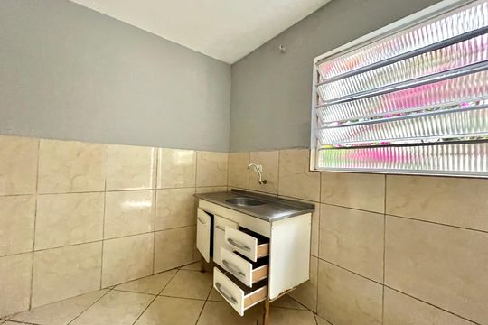Cozinha de casa para alugar com 1 quarto, 40m² em Americanópolis, São Paulo