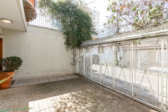 Garagem de casa de condomínio à venda com 4 quartos, 210m² em Campo Belo, São Paulo