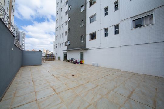 AREA LIVRE de apartamento para alugar com 3 quartos, 87m² em Grajaú, Belo Horizonte