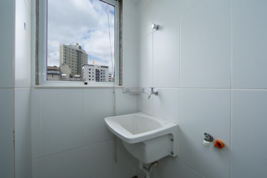 AREA DE SERVICO de apartamento para alugar com 3 quartos, 87m² em Grajaú, Belo Horizonte