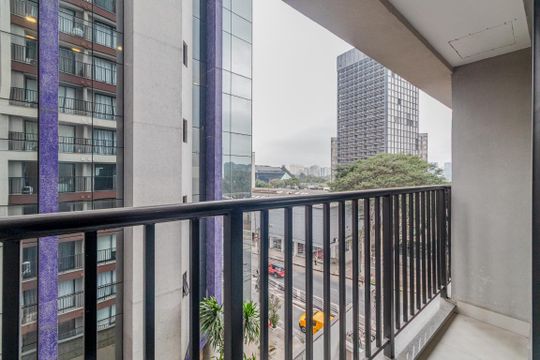 Varanda de kitnet/studio à venda com 1 quarto, 25m² em Pinheiros, São Paulo