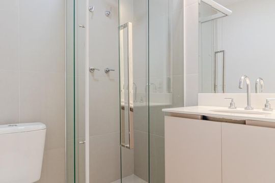 Banheiro de kitnet/studio à venda com 1 quarto, 25m² em Pinheiros, São Paulo