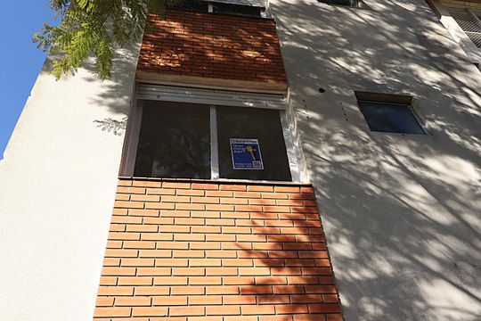 Plaquinha de apartamento à venda com 2 quartos, 59m² em Jardim do Salso, Porto Alegre