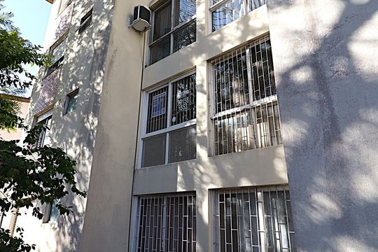 Plaquinha de apartamento à venda com 2 quartos, 59m² em Jardim do Salso, Porto Alegre