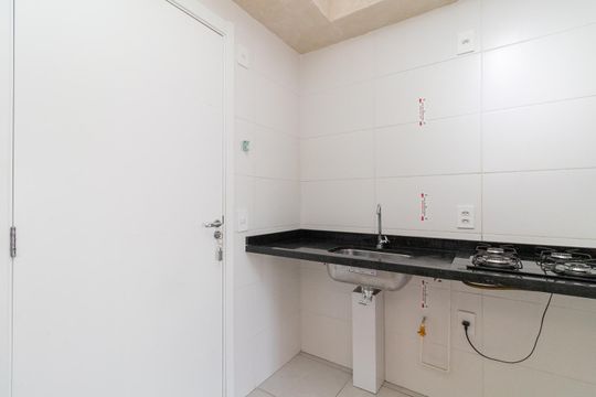 Cozinha de apartamento para alugar com 1 quarto, 27m² em Vila Ré, São Paulo