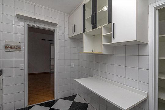 Cozinha de apartamento para alugar com 3 quartos, 93m² em Vila Gumercindo, São Paulo