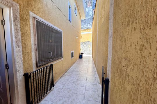 Corredor de casa à venda com 3 quartos, 107m² em Vila Florida, Guarulhos