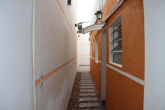 Área comum de casa para alugar com 2 quartos, 70m² em Jardim Nayara, Embu das Artes