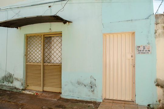 Fachada de casa para alugar com 2 quartos, 70m² em Setor Sul, Goiânia