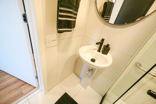 Banheiro de kitnet/studio à venda com 1 quarto, 24m² em Vila Esperança, São Paulo