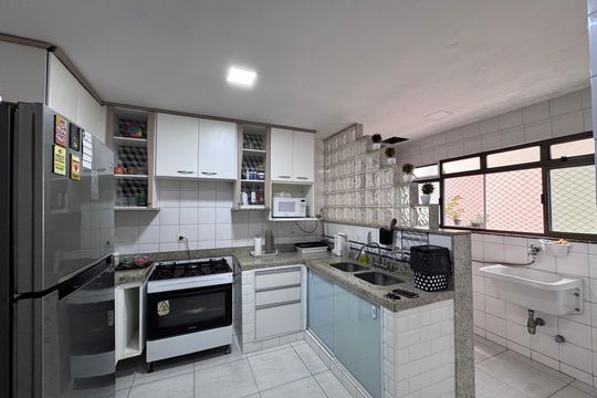 Cozinha  de apartamento à venda com 3 quartos, 122m² em Recreio dos Bandeirantes, Rio de Janeiro