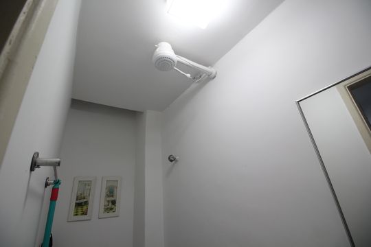 Banheiro de Serviço de apartamento à venda com 3 quartos, 99m² em Anil, Rio de Janeiro