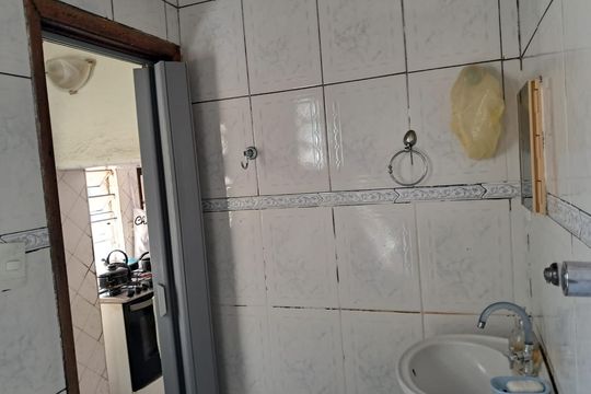 Banheiro de casa à venda com 1 quarto, 80m² em Santa Teresinha, São Paulo