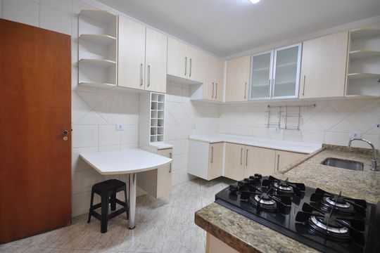 Cozinha de casa de condomínio para alugar com 3 quartos, 123m² em Vila Mazzei, São Paulo