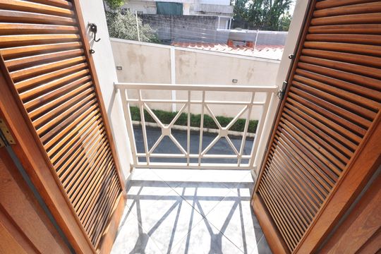 Sacada da Suíte 1 de casa de condomínio para alugar com 3 quartos, 123m² em Vila Mazzei, São Paulo