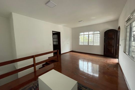 Casa para alugar com 4 quartos, 406m² em Parque Rincao, Cotia