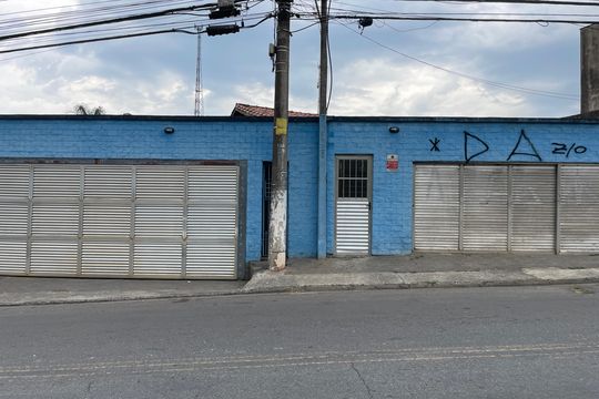 Fachada de casa para alugar com 4 quartos, 406m² em Parque Rincao, Cotia