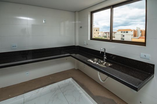 Cozinha de apartamento à venda com 4 quartos, 262m² em Santa Rosa, Belo Horizonte