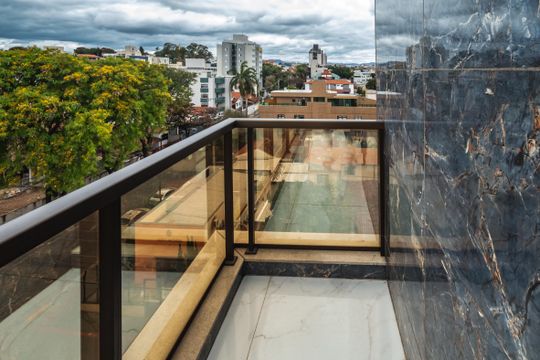 Sacada de apartamento à venda com 4 quartos, 262m² em Santa Rosa, Belo Horizonte