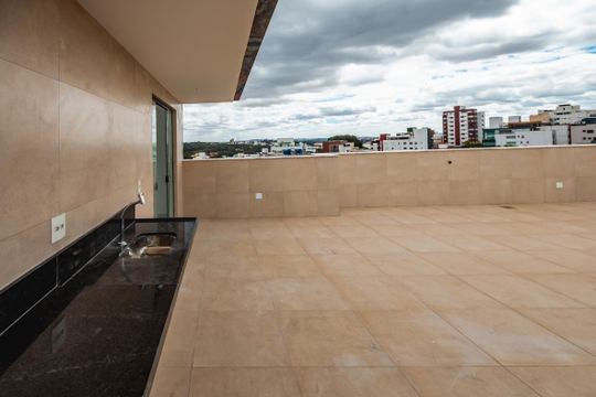Área Privada de apartamento à venda com 4 quartos, 262m² em Santa Rosa, Belo Horizonte
