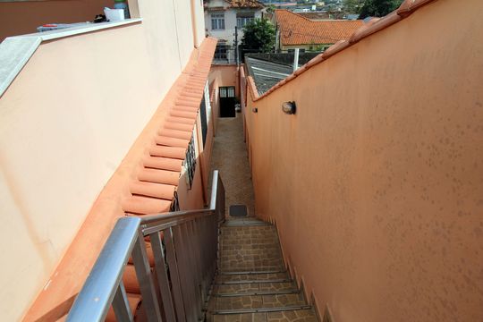 Escada de acesso de casa à venda com 2 quartos, 112m² em Colégio, Rio de Janeiro