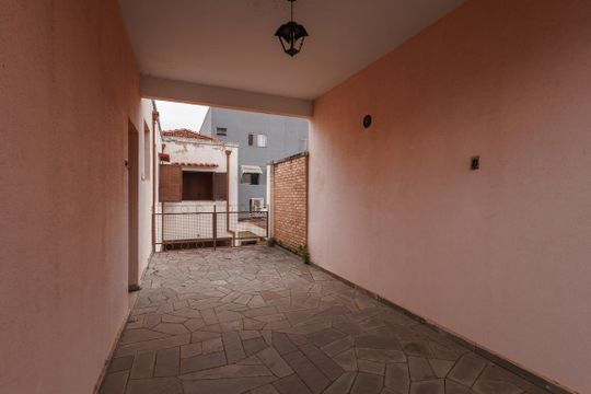 Área Externa de casa para alugar com 4 quartos, 350m² em Centro, Taubaté