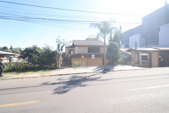 Vista da Rua de casa à venda com 3 quartos, 223m² em Vila Nova, Novo Hamburgo