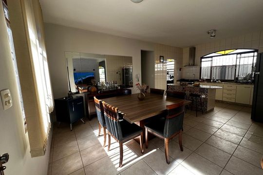 Sala de Jantar de casa à venda com 4 quartos, 300m² em Nova Granada, Belo Horizonte