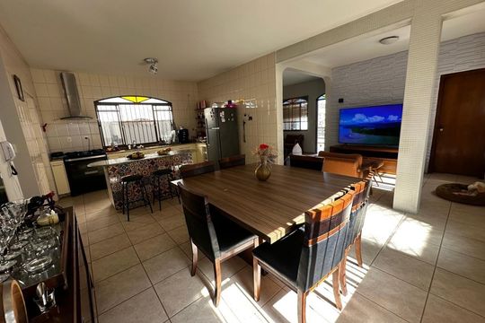 Sala de Jantar de casa à venda com 4 quartos, 300m² em Nova Granada, Belo Horizonte