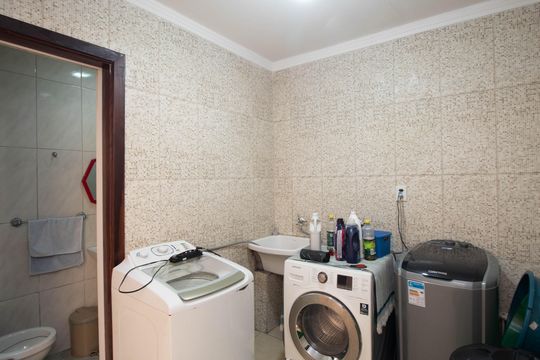 Área de Serviço de casa para alugar com 5 quartos, 300m² em Vila Medeiros, São Paulo