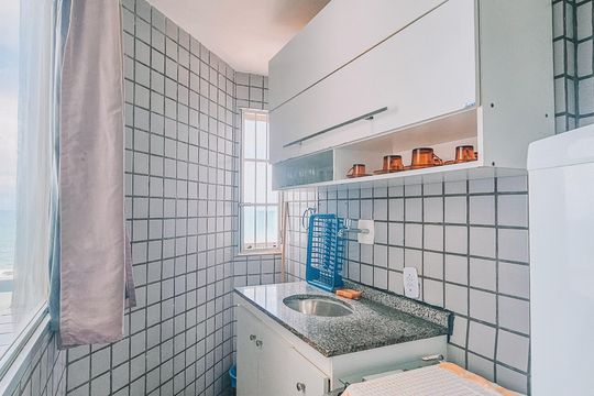 Cozinha de apartamento para alugar com 1 quarto, 35m² em Barra, Salvador