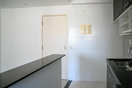 Cozinha de apartamento à venda com 2 quartos, 46m² em Vila Caraguatá, São Paulo
