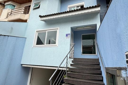 Fachada de casa à venda com 3 quartos, 322m² em Vila Bela Vista, São Bernardo do Campo