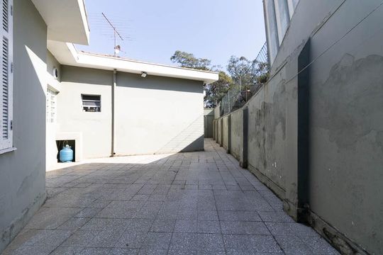 Quintal de casa à venda com 3 quartos, 250m² em Bosque da Saúde, São Paulo