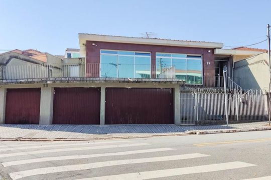 Fachada  de casa à venda com 3 quartos, 250m² em Bosque da Saúde, São Paulo