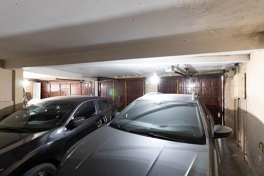 Garagem  de casa à venda com 3 quartos, 250m² em Bosque da Saúde, São Paulo