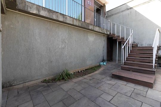 Entrada  de casa à venda com 3 quartos, 250m² em Bosque da Saúde, São Paulo