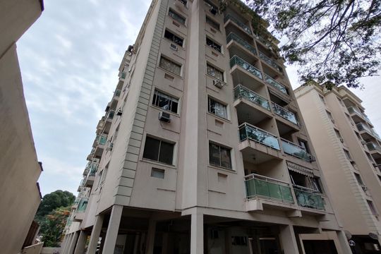Fachada do bloco de apartamento à venda com 3 quartos, 182m² em Pechincha, Rio de Janeiro