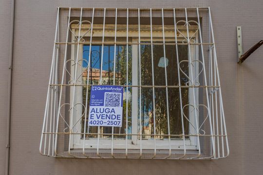 Placa de apartamento para alugar com 1 quarto, 42m² em Jardim Dona Leopoldina, Porto Alegre