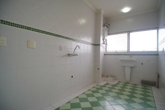 Cozinha de apartamento à venda com 1 quarto, 58m² em Centro, São Leopoldo