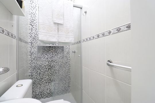 Banheiro de apartamento para alugar com 1 quarto, 45m² em Luz, São Paulo