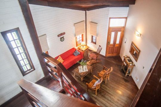 Casa à venda com 4 quartos, 248m² em Matapaca, Niterói