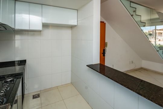Cozinha de apartamento à venda com 3 quartos, 8469m² em Floramar, Belo Horizonte