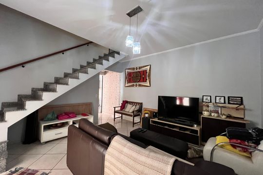 Casa à venda com 3 quartos, 250m² em Jardim Santa Beatriz, Guarulhos