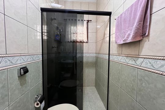 Banheiro 2 de casa à venda com 3 quartos, 250m² em Jardim Santa Beatriz, Guarulhos