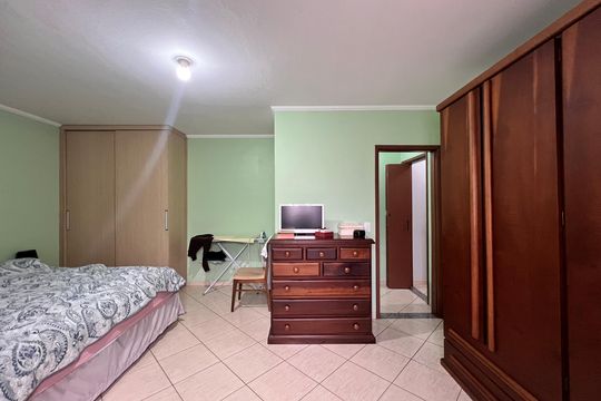 Quarto 1 de casa à venda com 3 quartos, 250m² em Jardim Santa Beatriz, Guarulhos