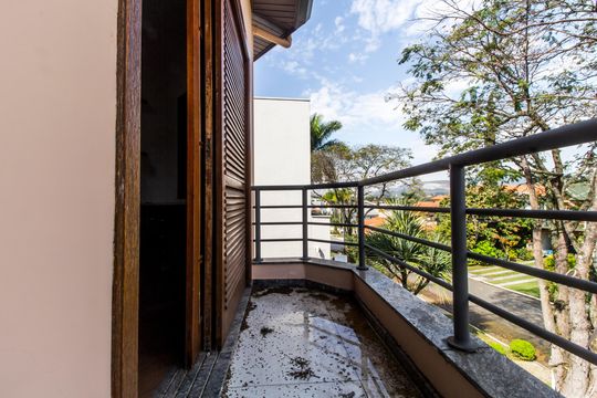 Varanda da Suíte 2 de casa de condomínio para alugar com 5 quartos, 393m² em Residencial Onze (alphaville), Santana de Parnaíba