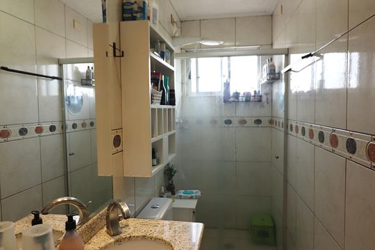 Banheiro Social de apartamento à venda com 2 quartos, 64m² em Taboão, São Bernardo do Campo
