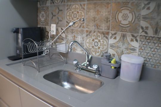 Cozinha de apartamento para alugar com 2 quartos, 78m² em Empresarial 18 do Forte, Barueri