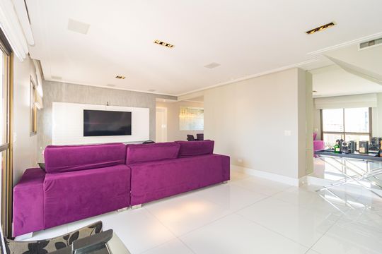 Apartamento para alugar com 3 quartos, 370m² em Vila Regente Feijó, São Paulo
